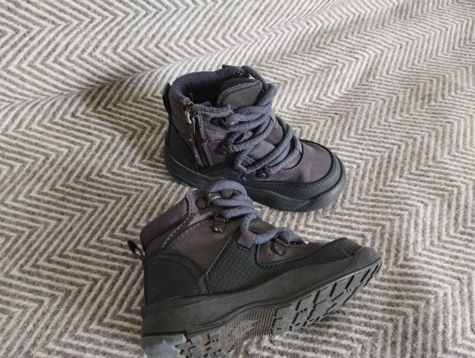 Zara непромокаеми боти номер 22