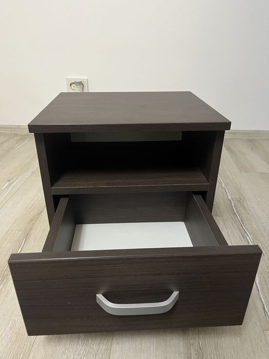 Vand set 2 noptiere maro!