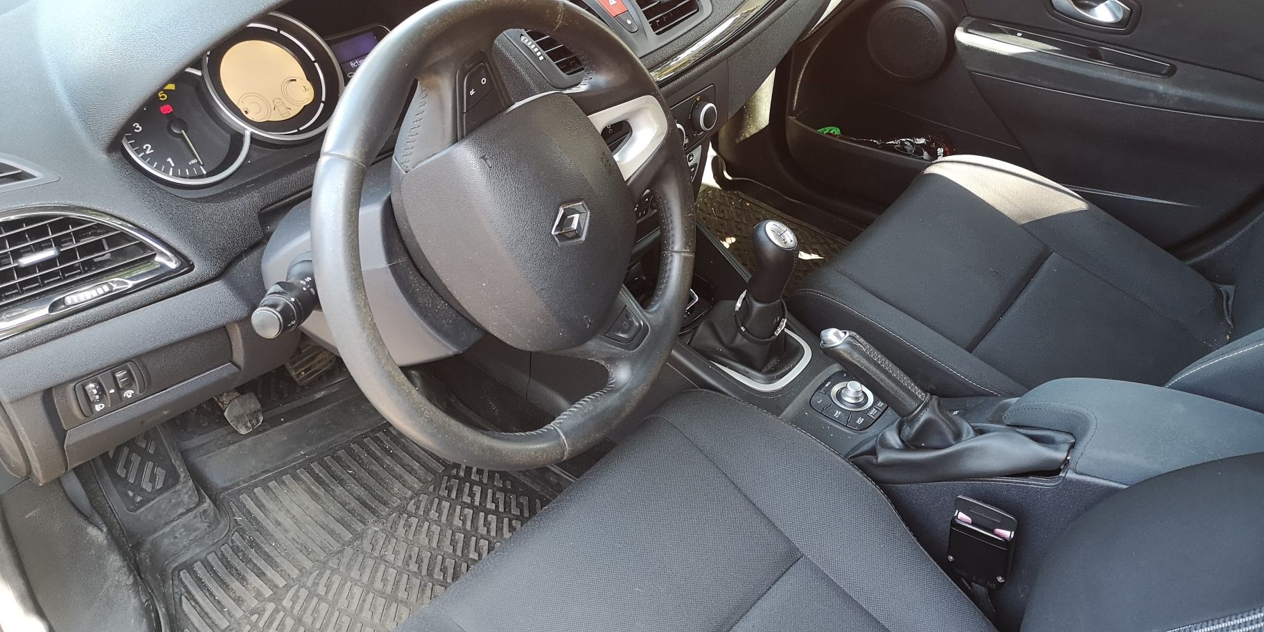 Se vinde renault megane3 mașina foarte bună