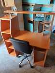 Birou cu scaun, dim. 120/60 cm.