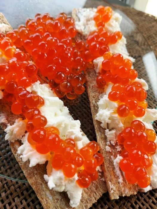 Продам икру красную и чёрную