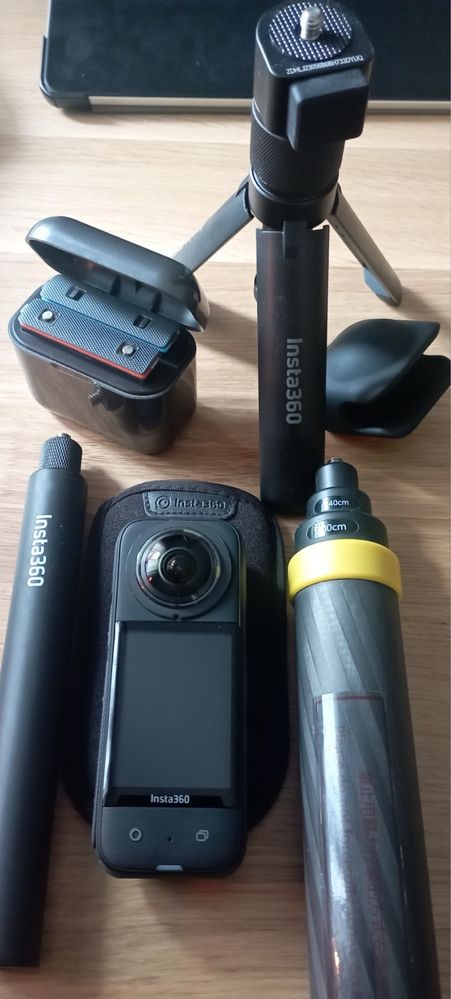 Insta 360 X3 с много аксесоари