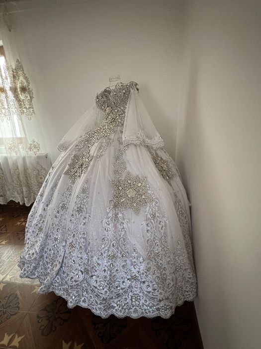 Rochie mireasă a fost purtată câteva ore doar plătită 1900€