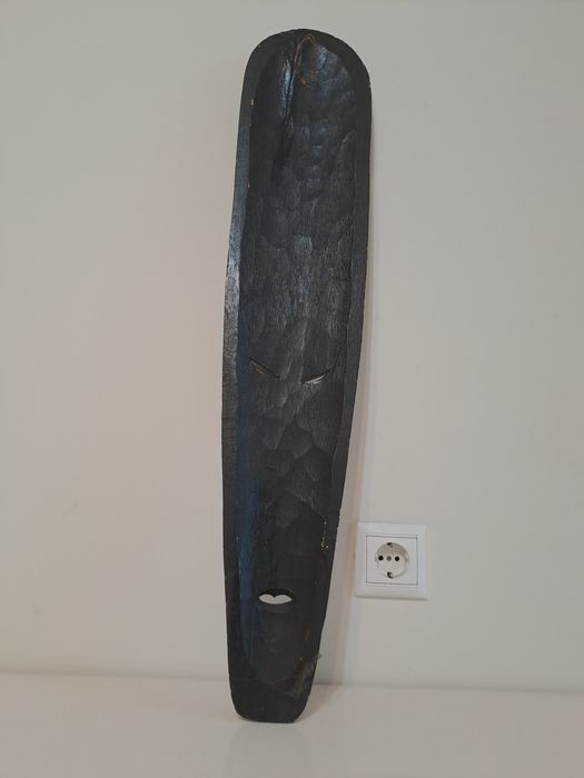 Африканска дървена маска