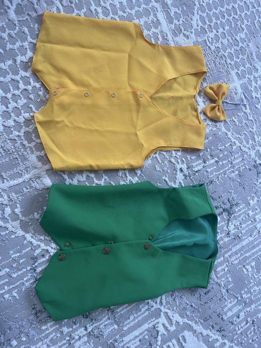 Жилет зеленый и желтый для мальчика