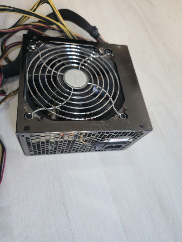Сотаман ПродаюHuntKey 550w green оригиналpower