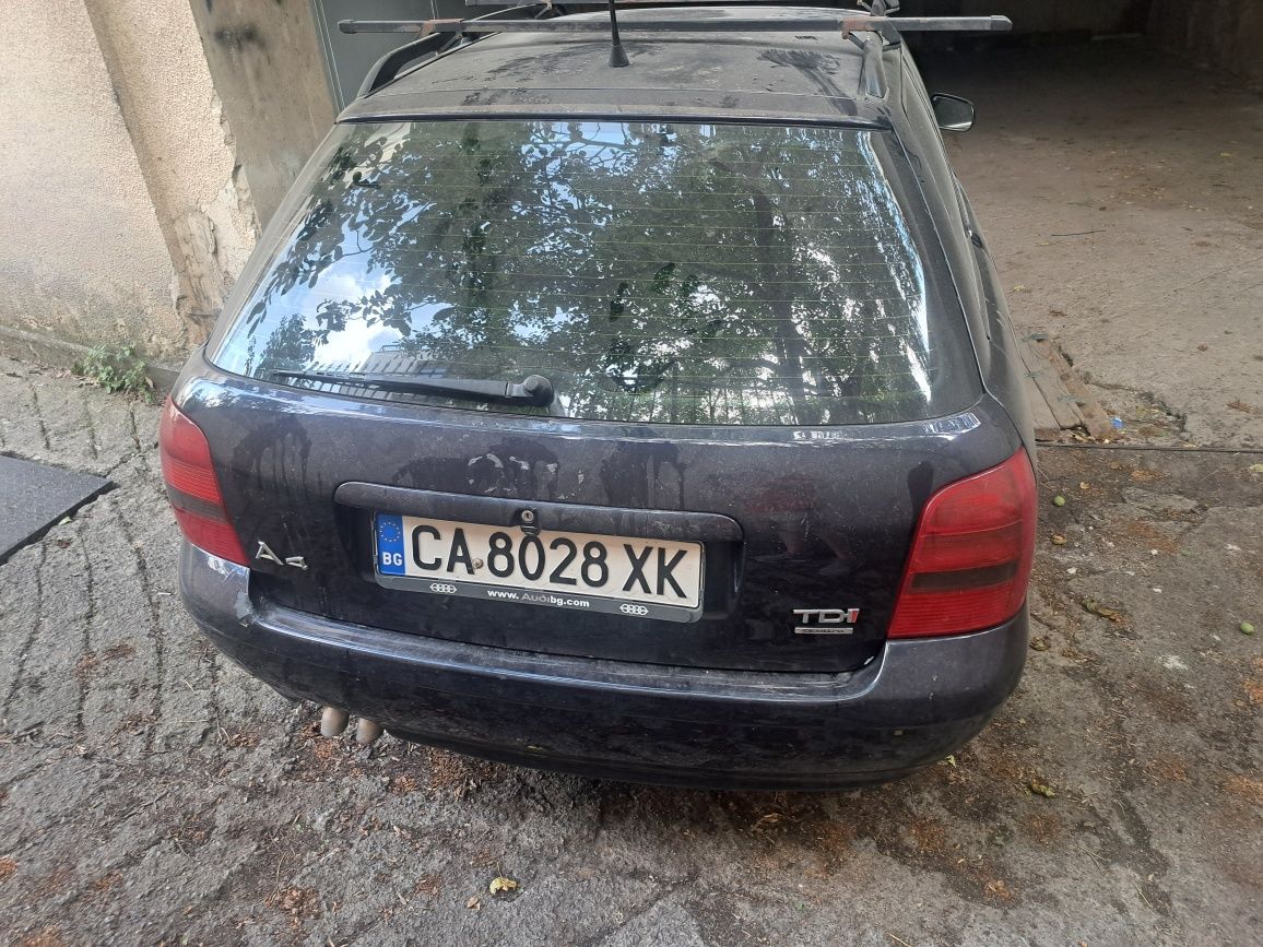 Продавам ауди А4 Б5 1,9 110к.с.АФН куатро на части
