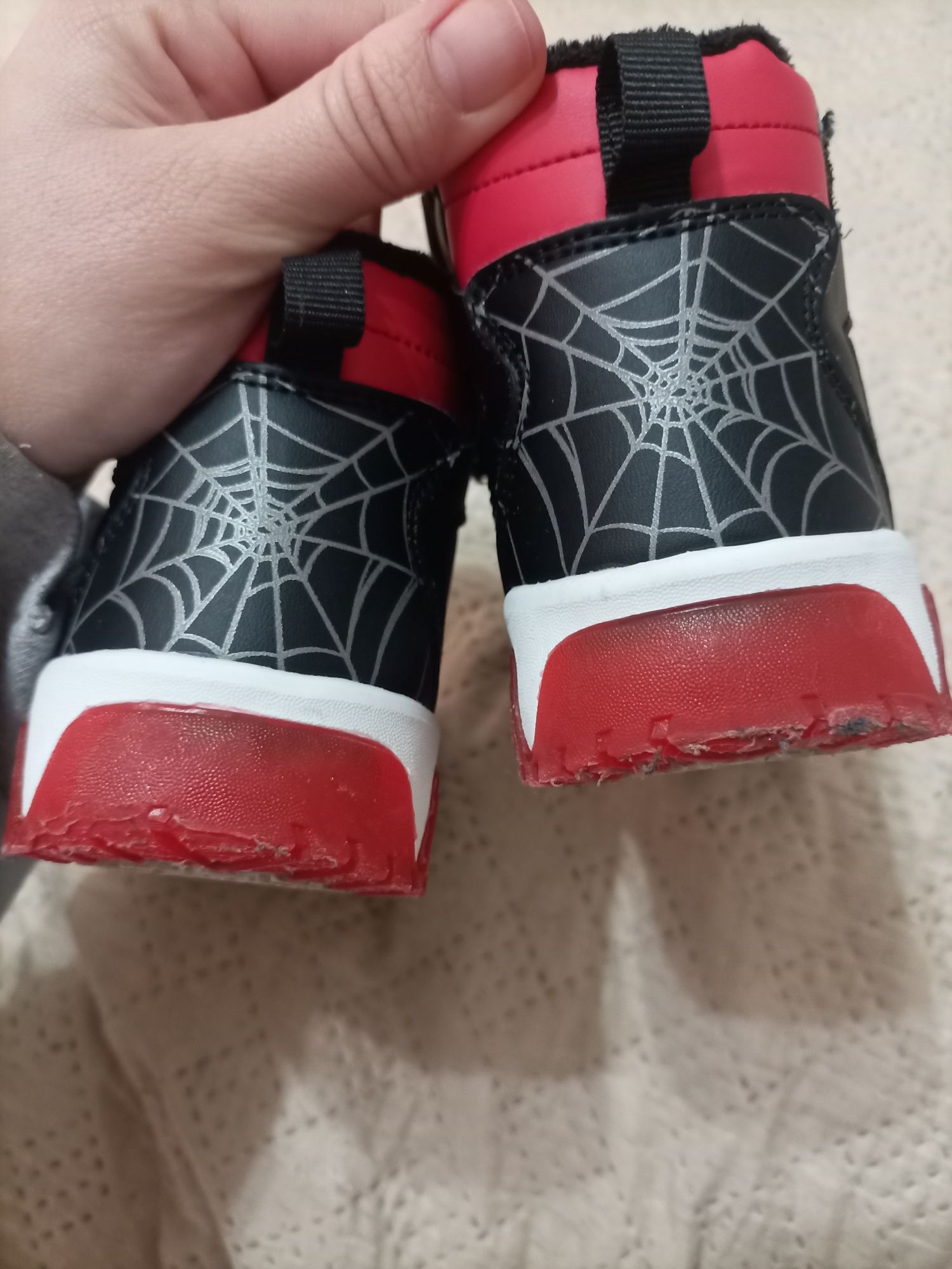 Детски кецове.Светещи.Spider-man.