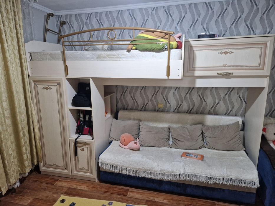 Срочн продам двухъярусная кровать