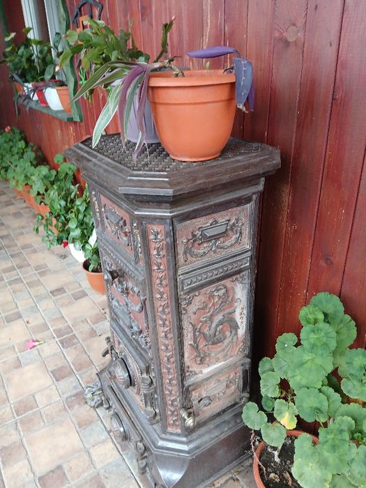 Godin fonta adus din Franta