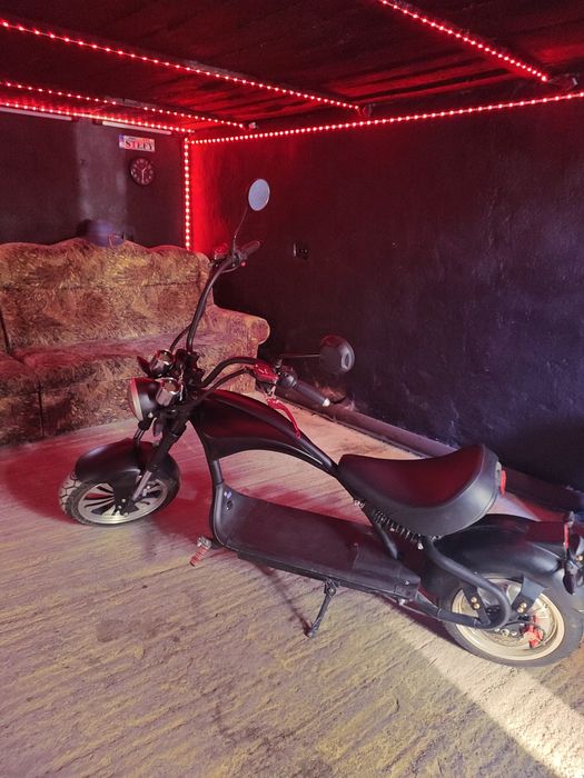 Scuter electric chopper 1500W 12Ah Lithium autonomie 20-50km 25km/h