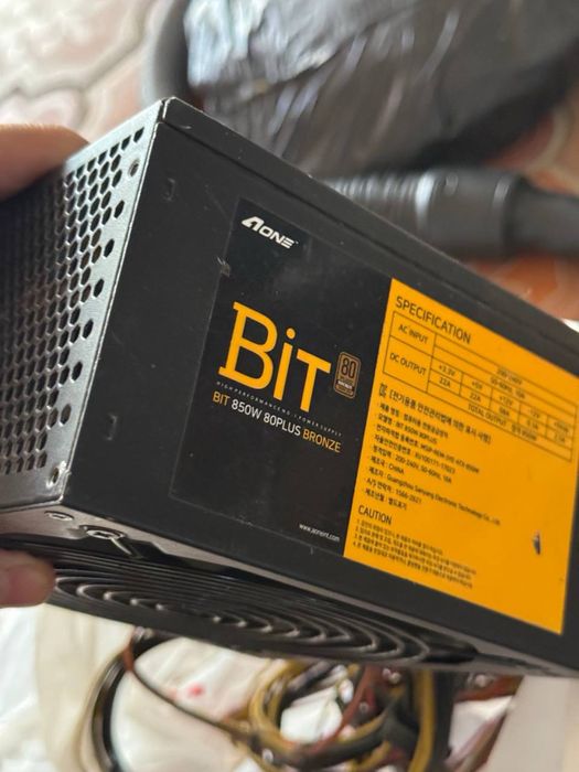 Блок питанию 850w bronze на запчасти