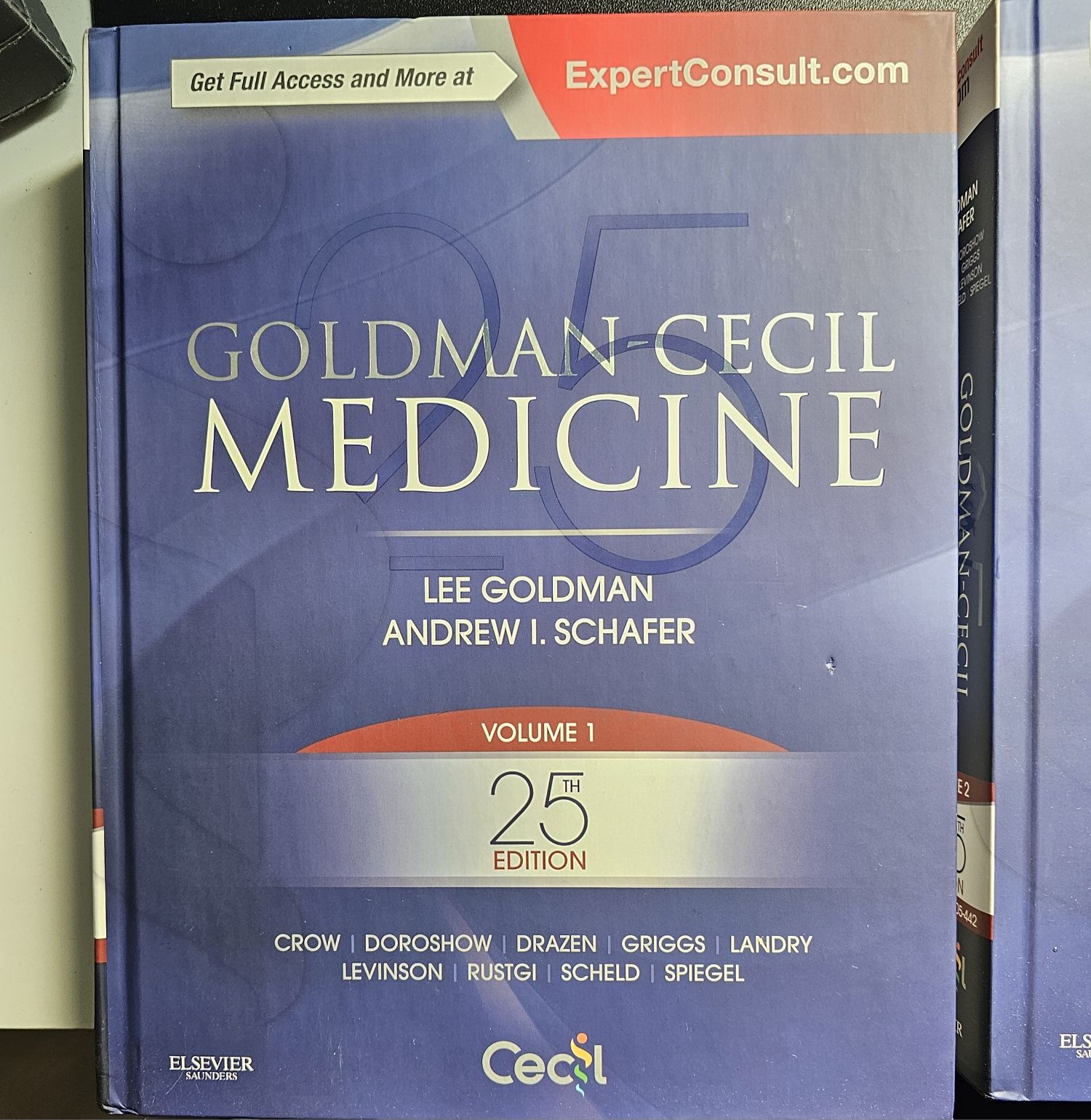 Set 2 volume ale cărții "Goldman-Cecil Medicine", ediția a 25-a