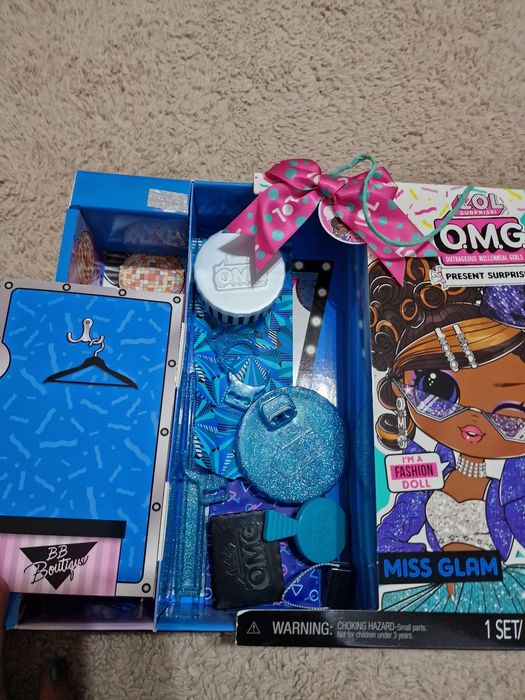 Păpușa L.O.L OMG,  Miss Glam