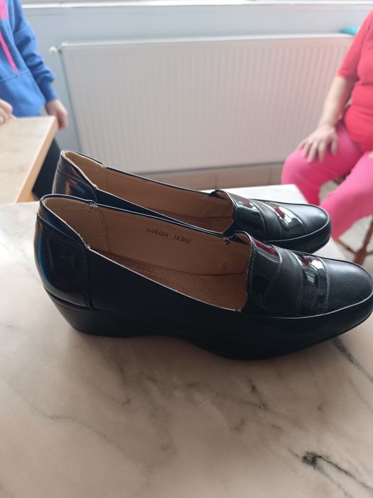 Pantofi și cizme 20 ani vechime