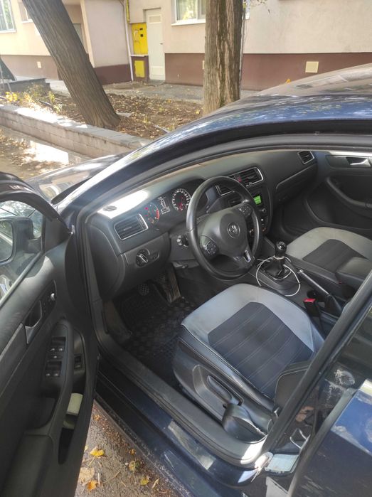 Vând VW JETTA 2013 2.0 TDI cod motor CFFB