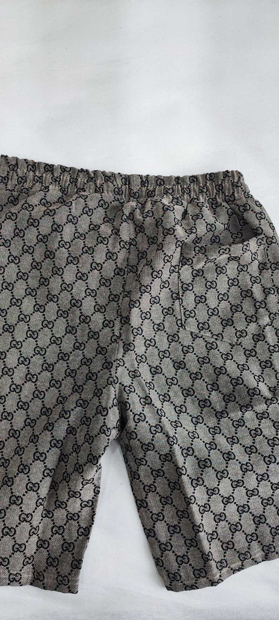 Стилен елегантен мъжки екип на GUCCI