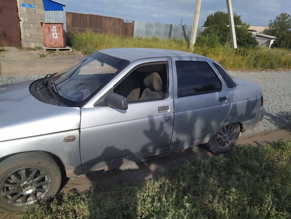 Продам ваз 2110  инжектор объем 15 отличном тех состояни  есть зимня