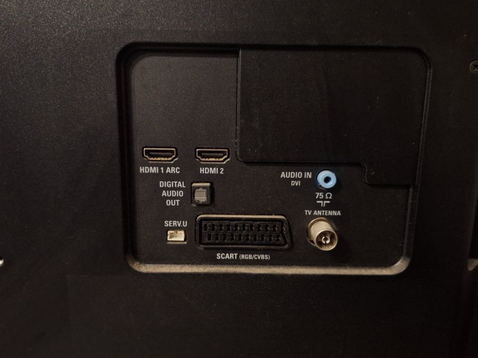 LED телевизор Philips 32PFH4100/88 Full HD