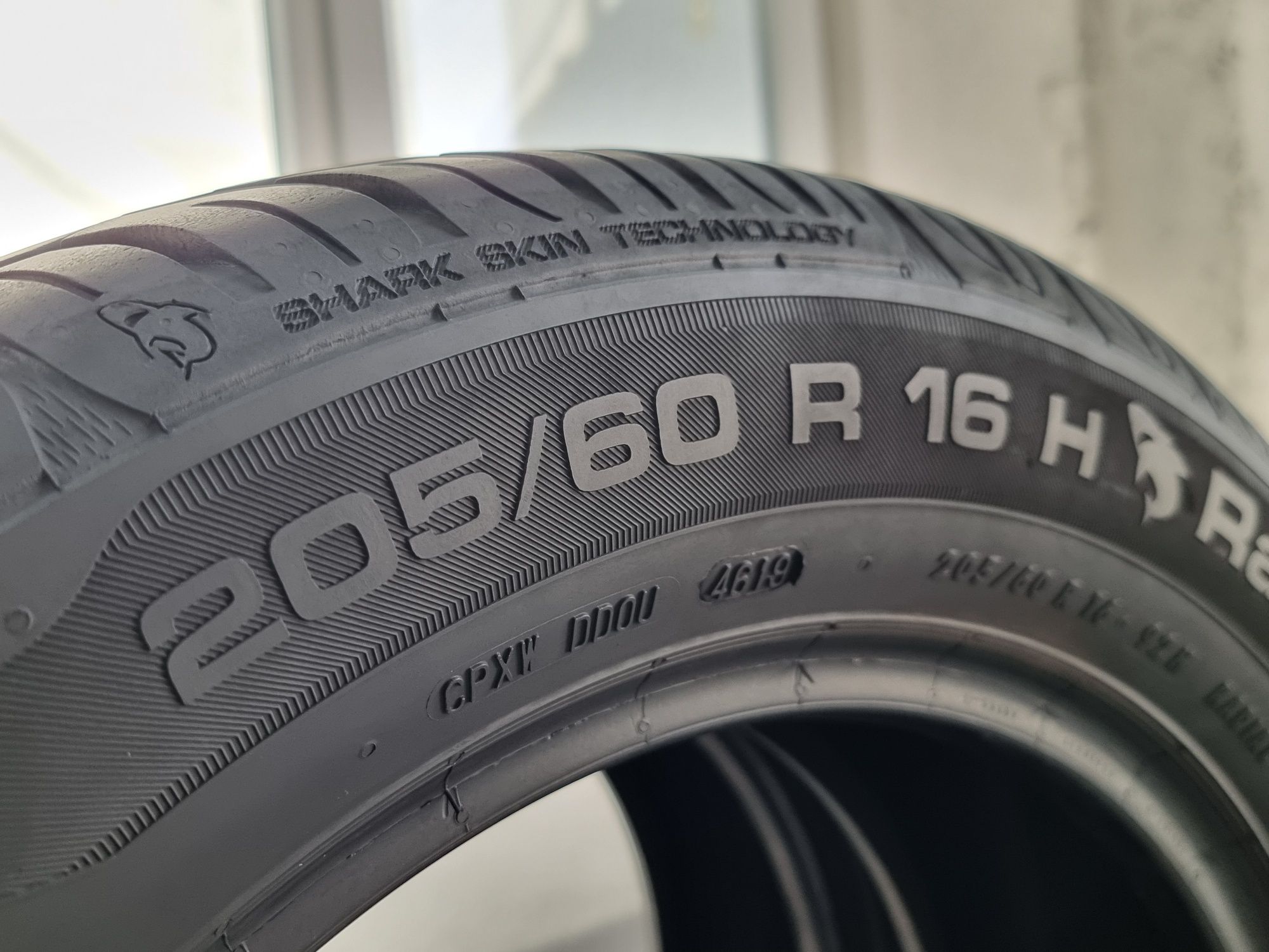 205/60/16 Uniroyal 2Броя: 130лв 7.8мм