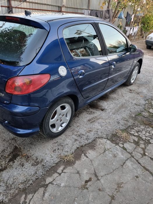 Vând Peugeot 206 an 2007
