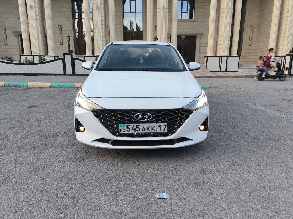 Hyundai accent 2021