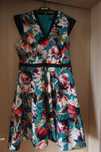 Rochia este noua de la firma Karen Millen