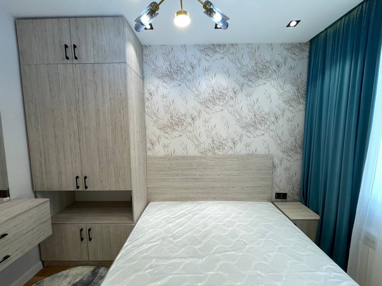 Продам квартиру, 1 квартал Чиланзар, 1в2/4/4 ( ор-р 66 Школа)