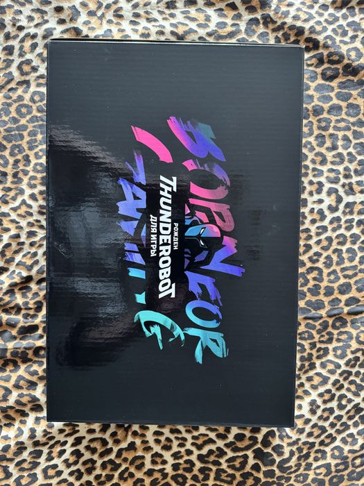 Продам игровой ноутбук Thunderobot