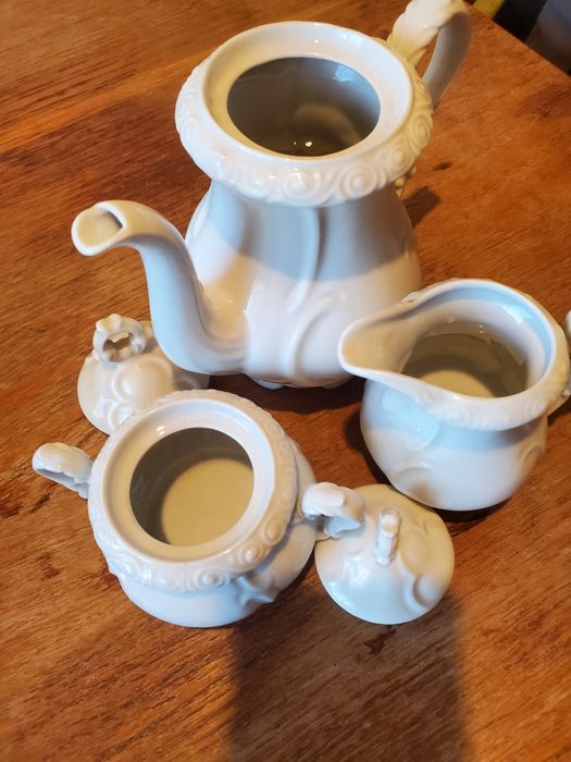 Set porțelan alb pentru cafea