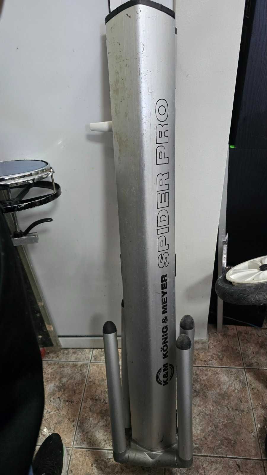 Стойка за клавишни инструмнти Konig and Meyer Spider PRO