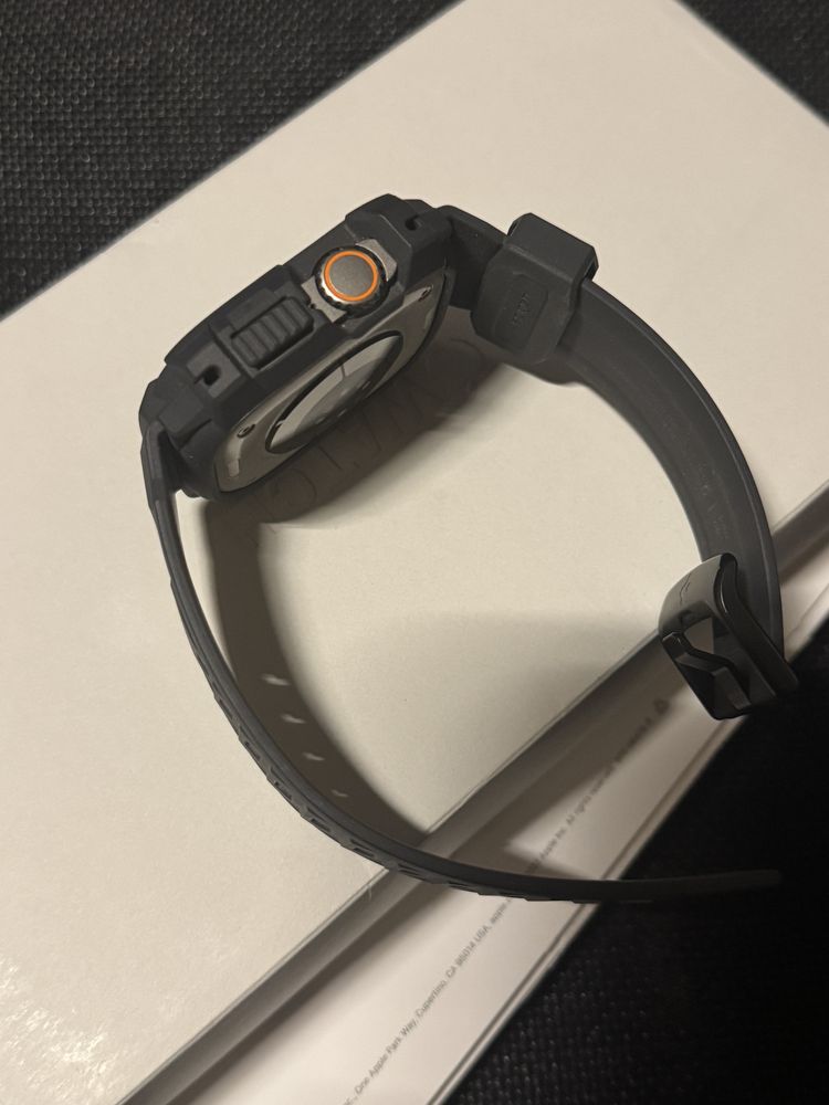 Противоударен кейс SpyGen + метална каишка за Apple Watch Ultra 2