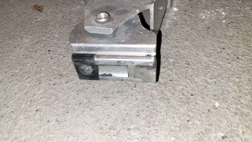 Bară  fixare marfă