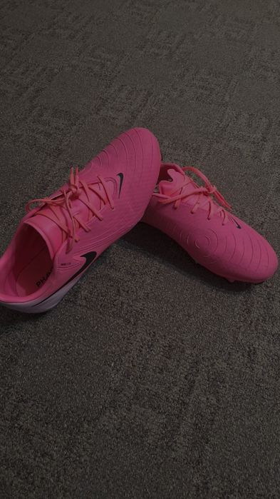 Vând ghete de fotbal nike