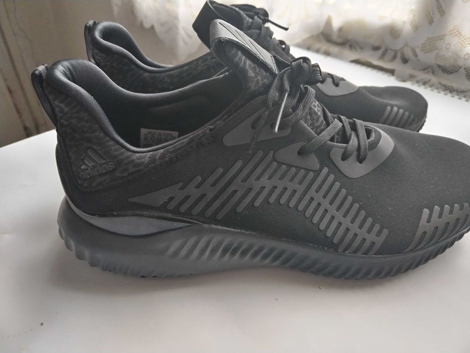 Маратонки Adidas. Чисто нови