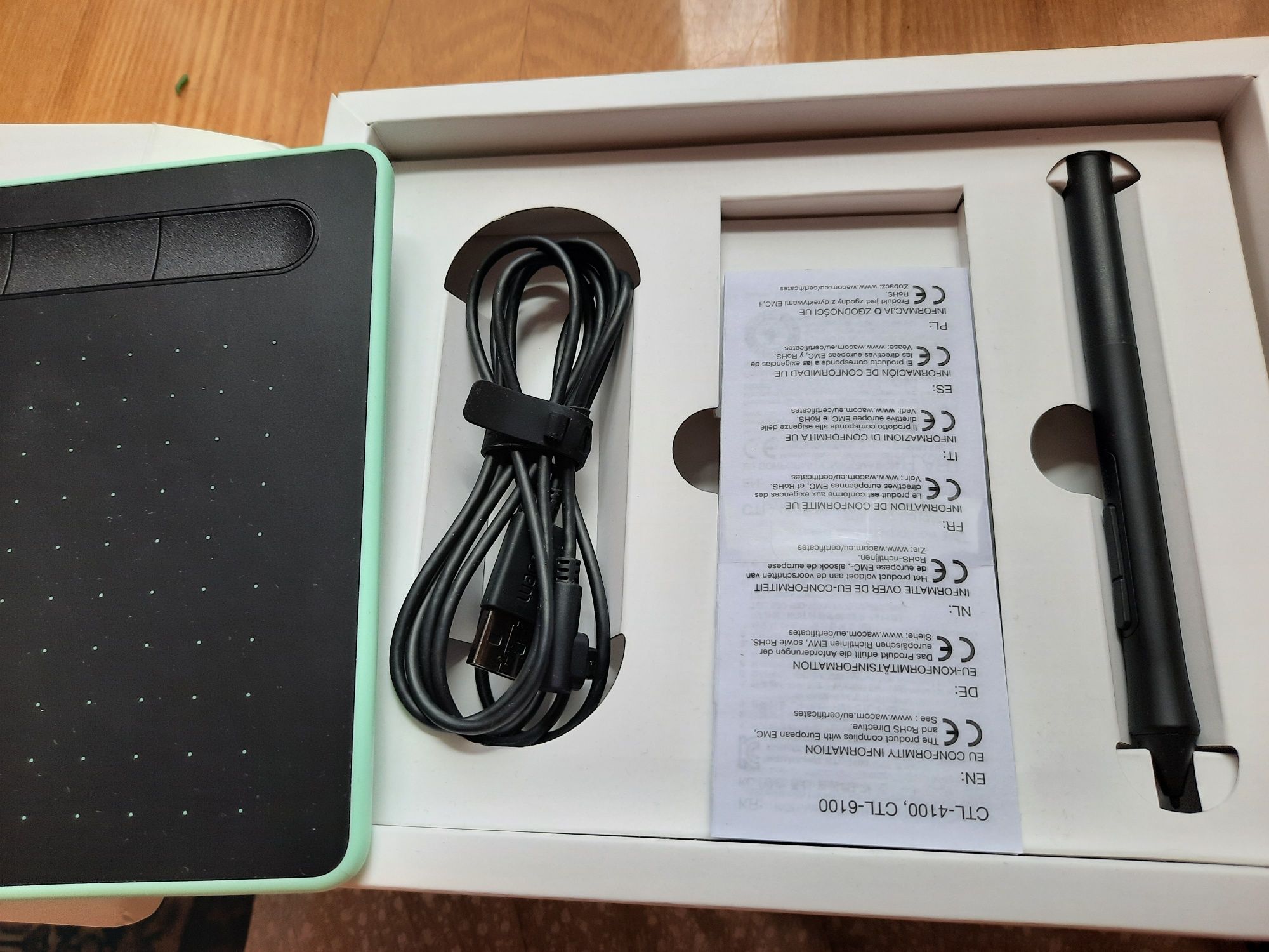 Графический планшет Wacom Intuos Medium CTL-6100WL