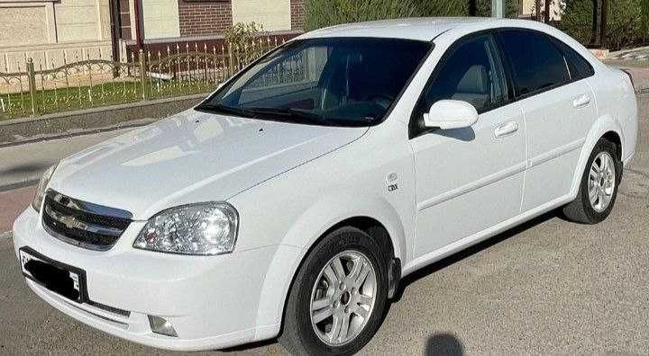 Продаю Chevrolet Lacetti 2 позиция 2010г.