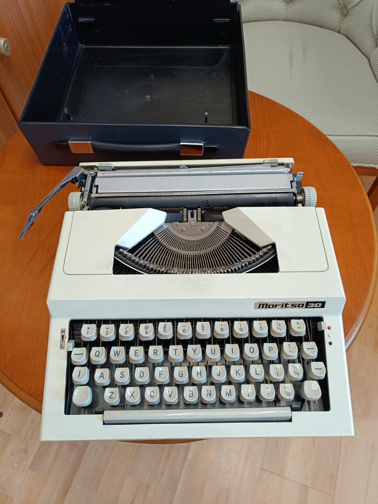 Пишеща машина Марица 30, латиница