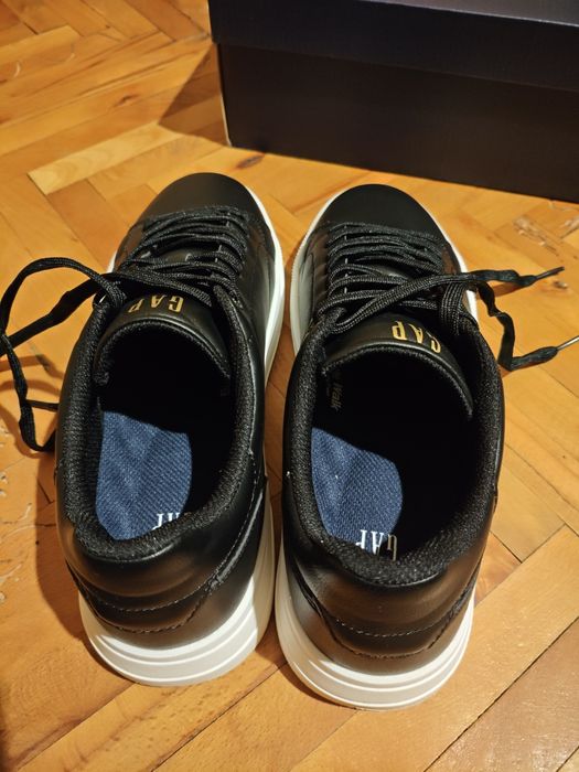 GAP спортно елегантни кецове
