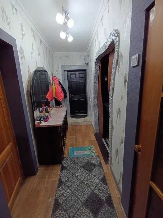 Срочно продаётся квартира Юнусабад15 2 ком рядом метро  Галарейный дом