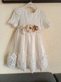 Дантелена детска рокля