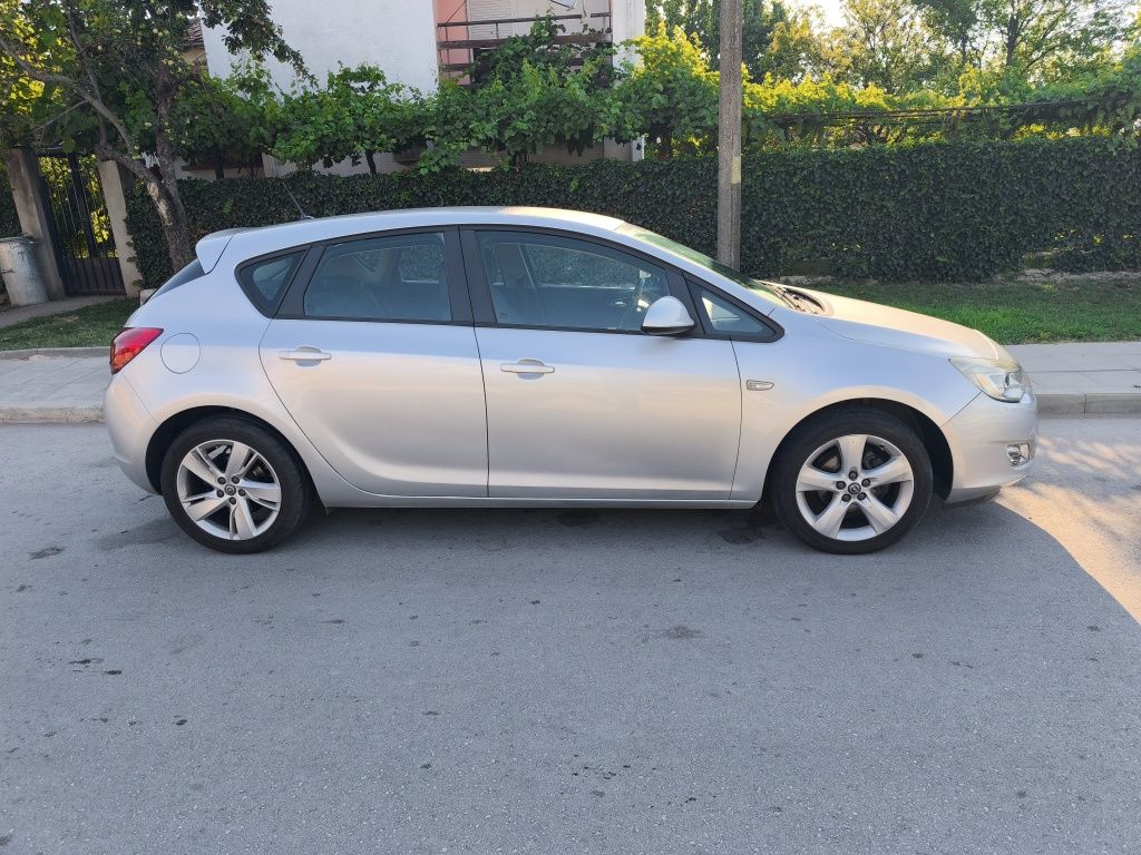 Opel Astra 1.6i Газ