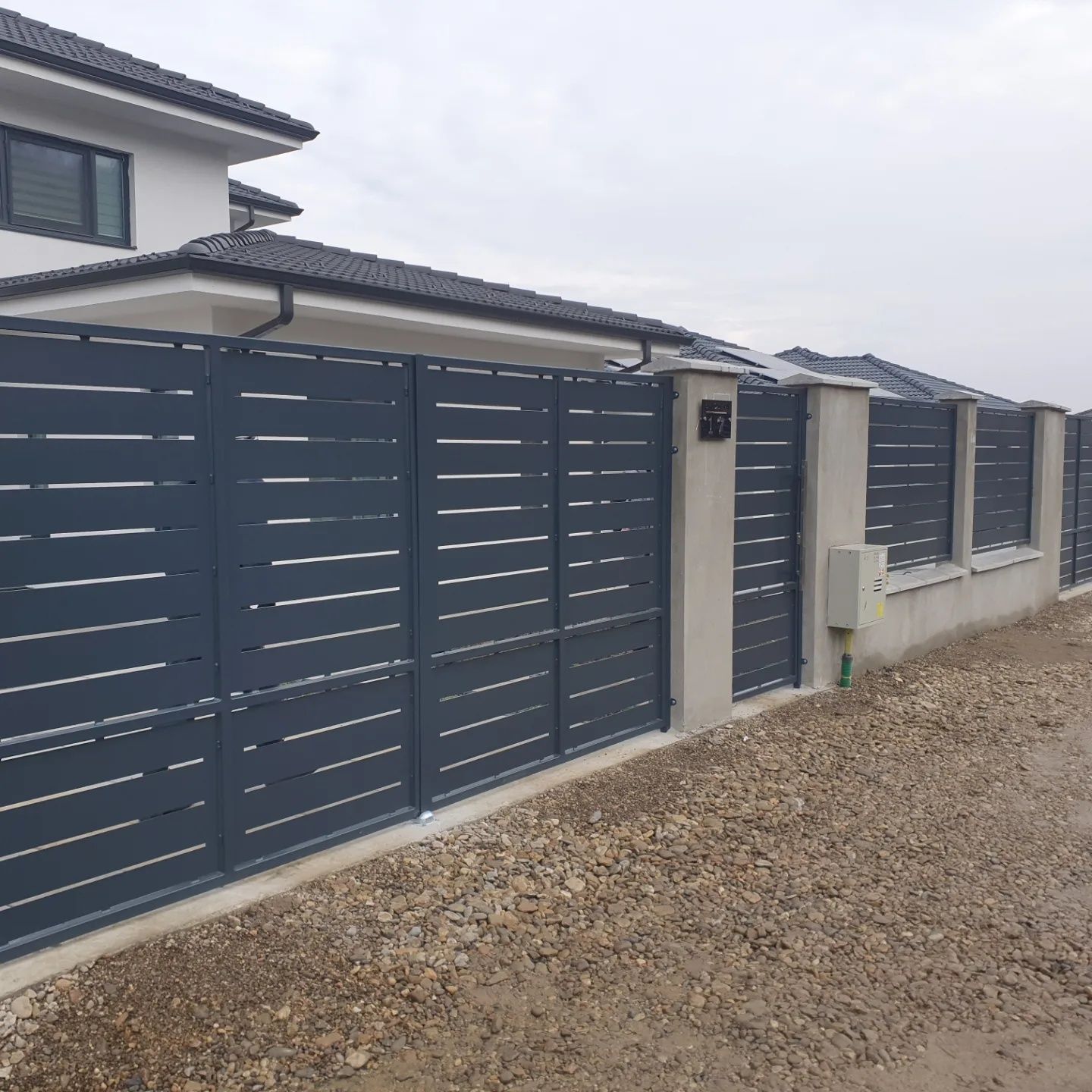 Garduri porti balustrade confectii metalice vopsitorie electrostatica