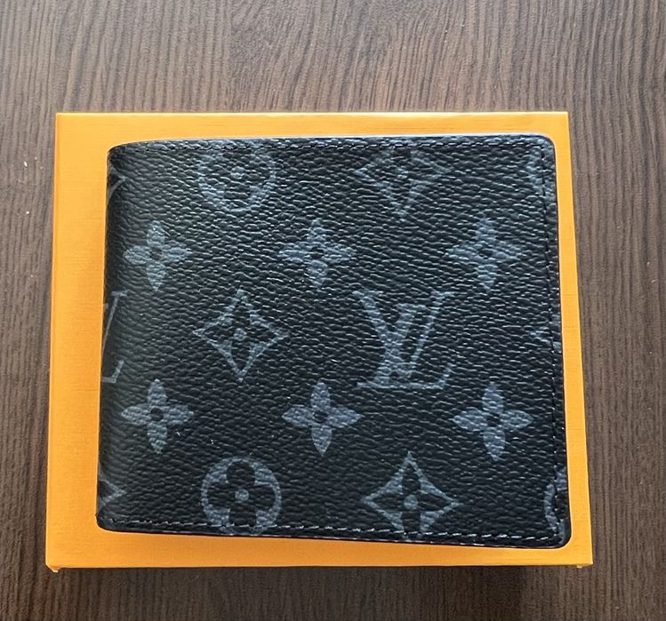 Louis Vuitton портфейл