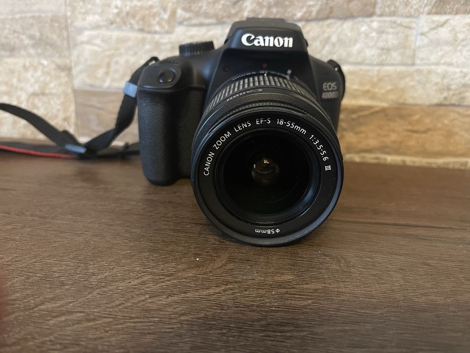 Canon EOS 4000D неразличим от нов