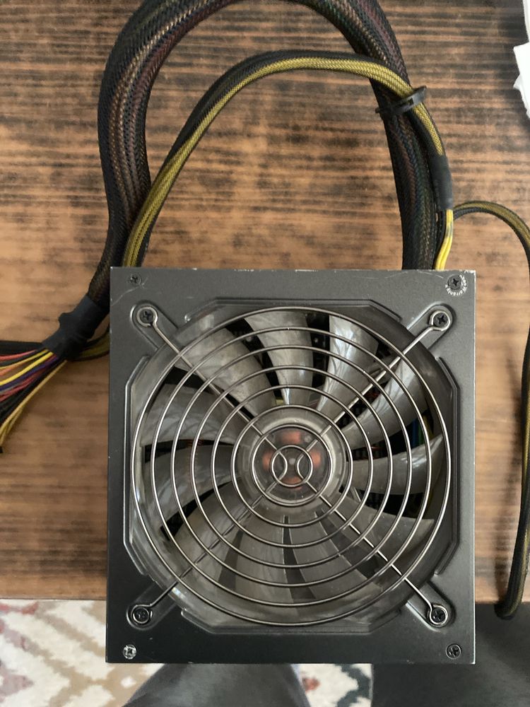 Vand sursa 550w