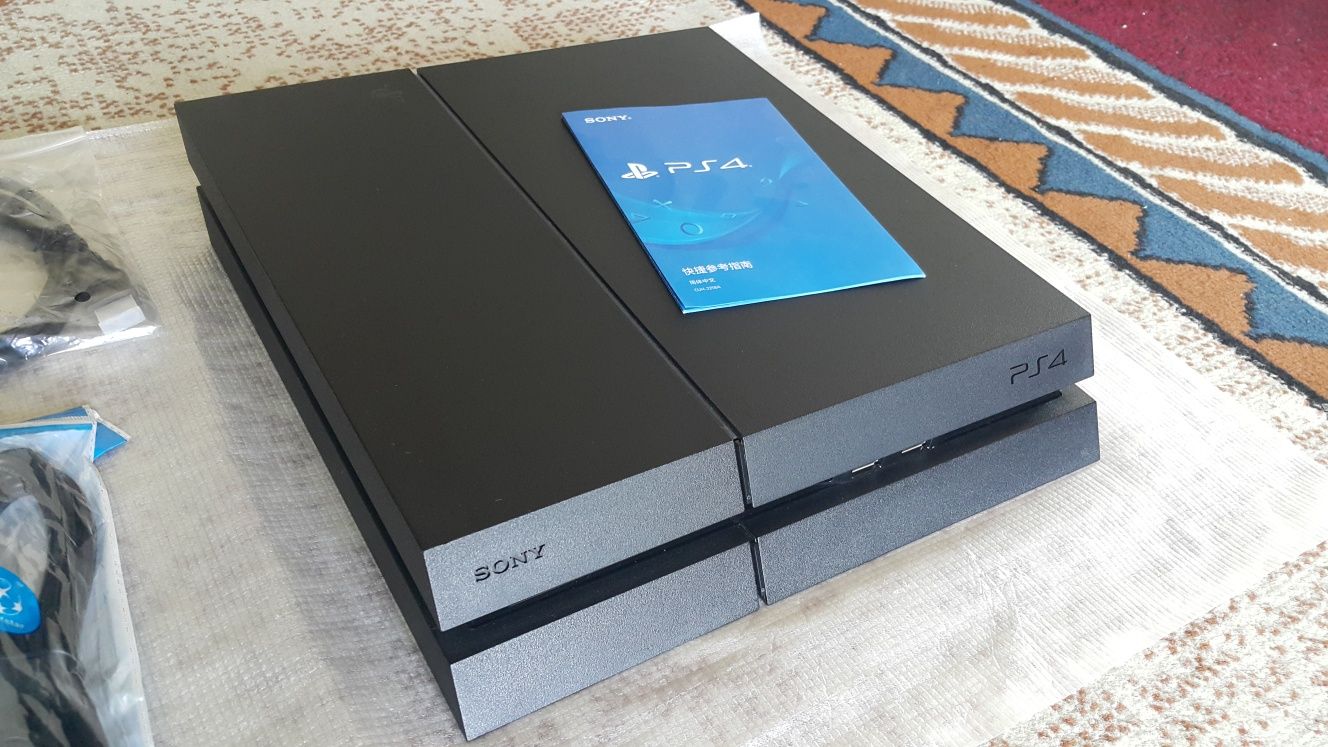 Playstation 4 HD + 2ta Joystick. Zavod Plombada.