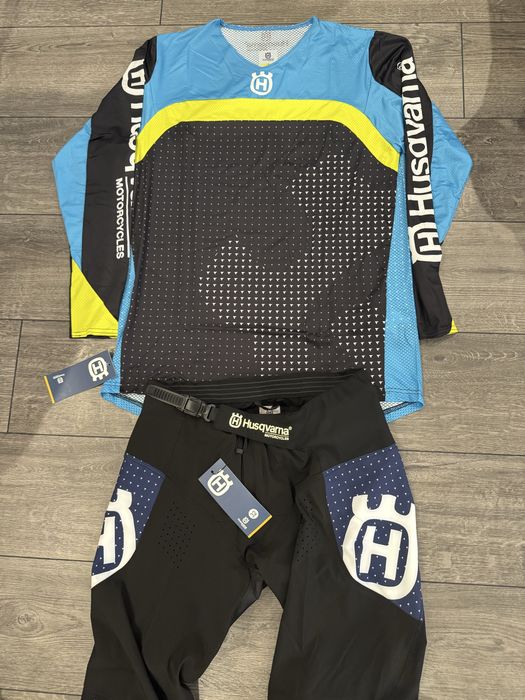 Мотокрос Екип Husqvarna