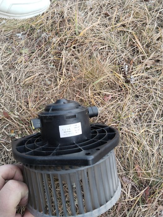 Продам моторчик печки Санк енг курон новый в упаковке