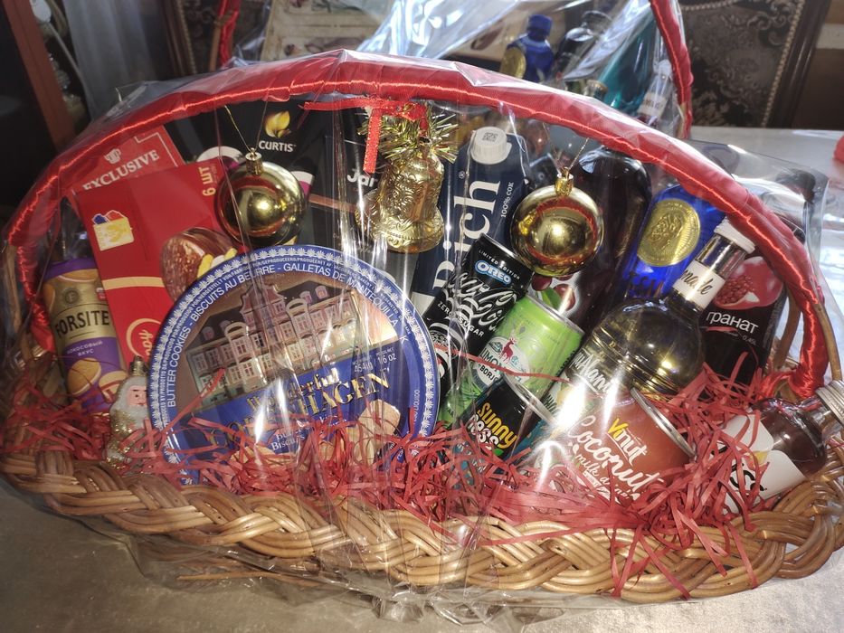 Yangi yilga Savatlar shokolad va ichimliklar Корзины на новый год